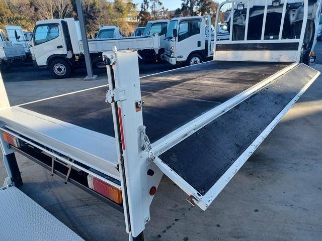 日野デュトロ平ボディ小型（2t・3t）[写真09]
