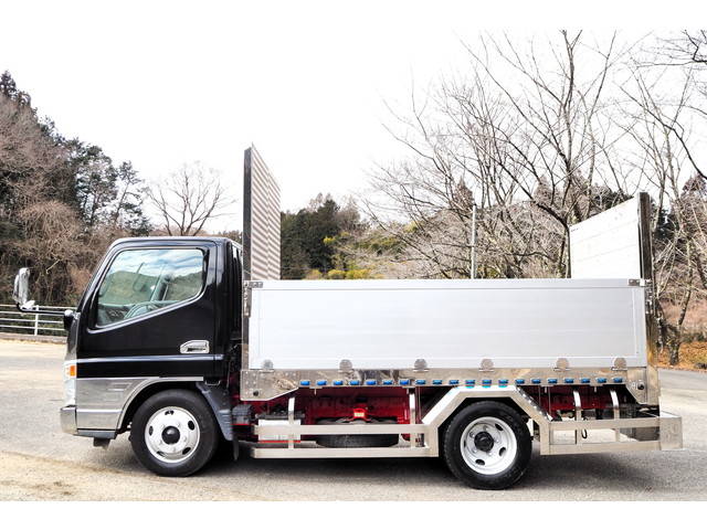 三菱ふそうキャンターアルミブロック小型（2t・3t）[写真05]