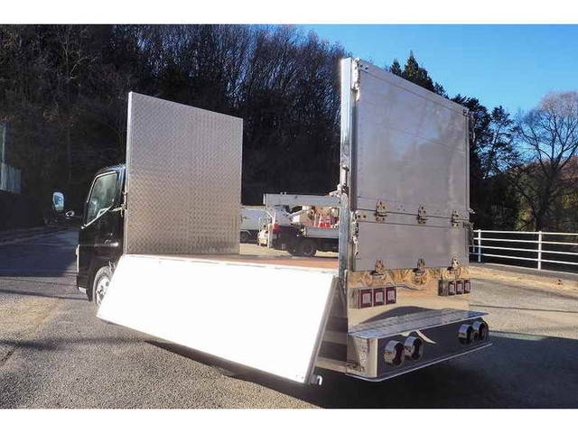 三菱ふそうキャンターアルミブロック小型（2t・3t）[写真09]