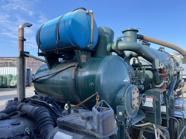 三菱ふそうファイター汚泥吸引車中型（4t）[写真13]