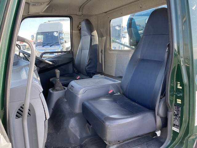 三菱ふそうファイター汚泥吸引車中型（4t）[写真29]