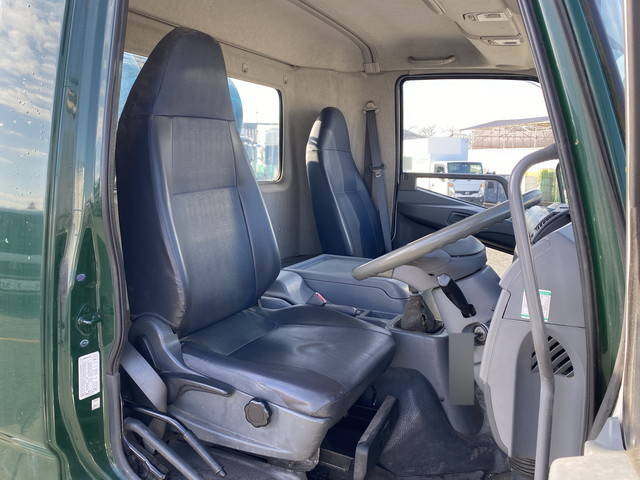 三菱ふそうファイター汚泥吸引車中型（4t）[写真30]