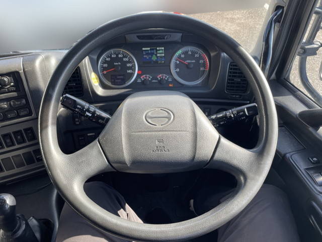 日野プロフィアアルミウイング大型（10t）[写真32]