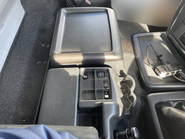 日野プロフィアアルミウイング大型（10t）[写真36]