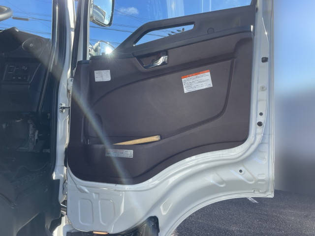 日野プロフィアアルミウイング大型（10t）[写真21]