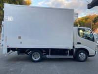 日野デュトロ冷凍車（冷蔵車）小型（2t・3t）[写真09]