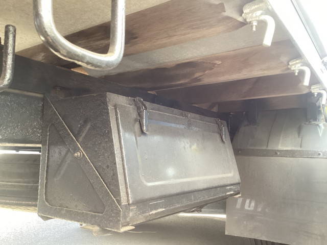 UDトラックスコンドルクレーン5段中型（4t）[写真10]