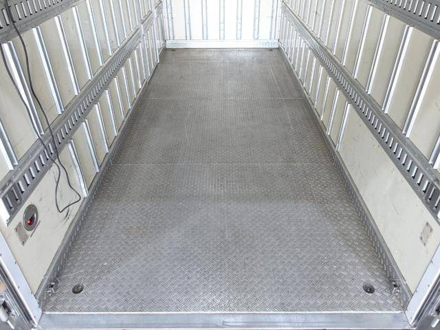 三菱ふそうキャンター冷凍車（冷蔵車）小型（2t・3t）[写真11]