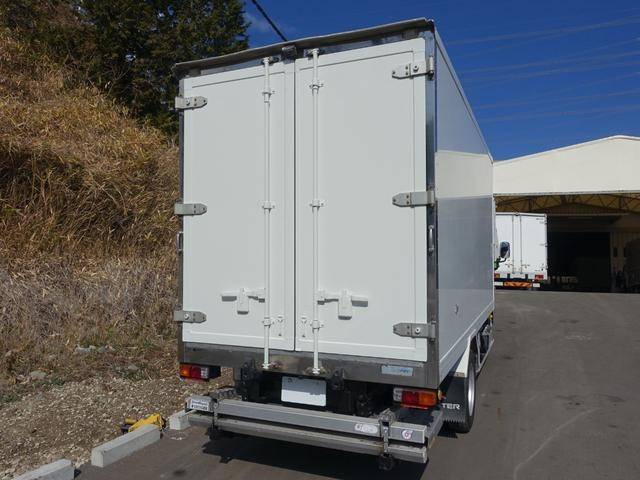 三菱ふそうキャンター冷凍車（冷蔵車）小型（2t・3t）[写真05]