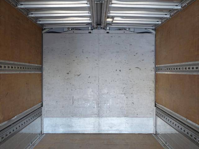 三菱ふそうキャンターアルミウイング小型（2t・3t）[写真10]