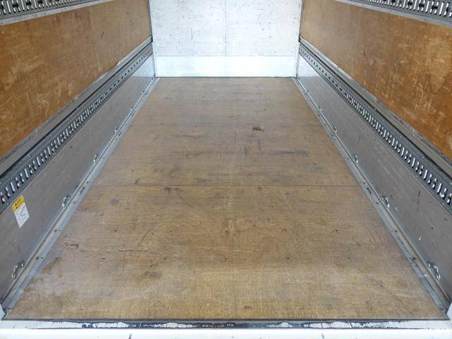 三菱ふそうキャンターアルミウイング小型（2t・3t）[写真11]