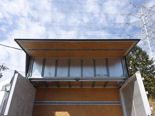 三菱ふそうキャンターアルミウイング小型（2t・3t）[写真14]