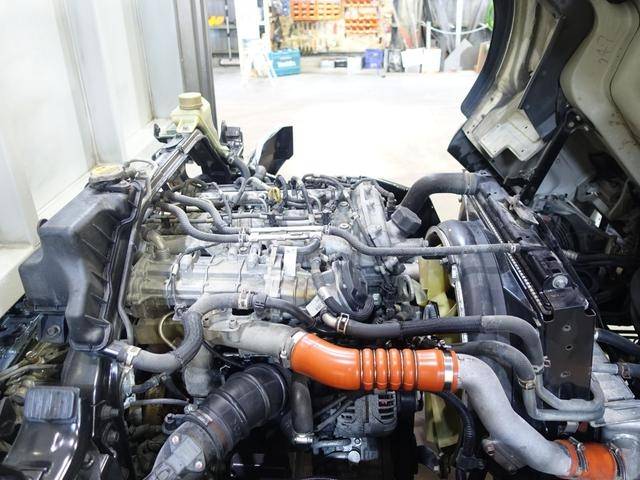 三菱ふそうキャンターアルミウイング小型（2t・3t）[写真23]