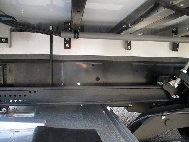 日野レンジャー冷蔵冷凍ウイング増トン（6t・8t）[写真15]