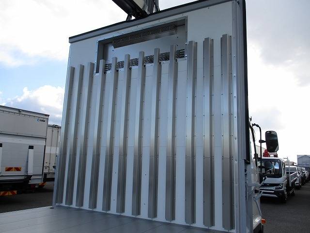 日野レンジャー冷蔵冷凍ウイング増トン（6t・8t）[写真20]