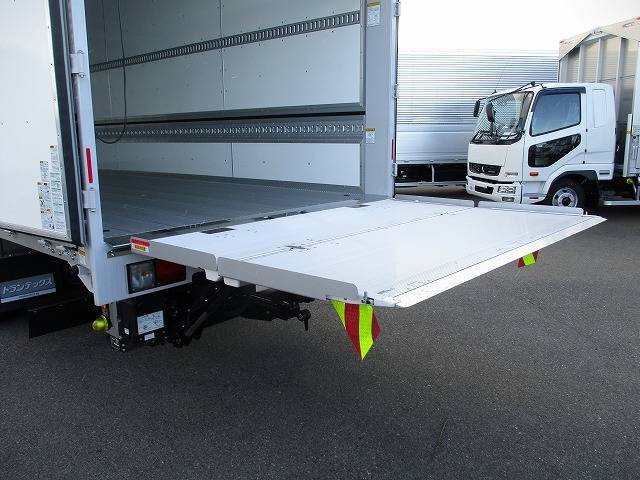 日野レンジャー冷蔵冷凍ウイング増トン（6t・8t）[写真23]