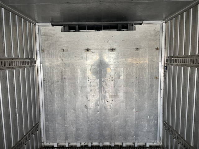 三菱ふそうスーパーグレート冷凍車（冷蔵車）大型（10t）[写真12]