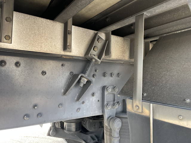 三菱ふそうスーパーグレート冷凍車（冷蔵車）大型（10t）[写真22]