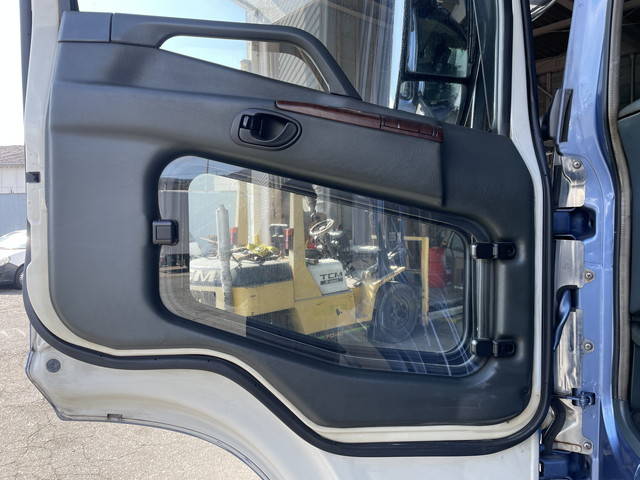 三菱ふそうスーパーグレート冷凍車（冷蔵車）大型（10t）[写真27]