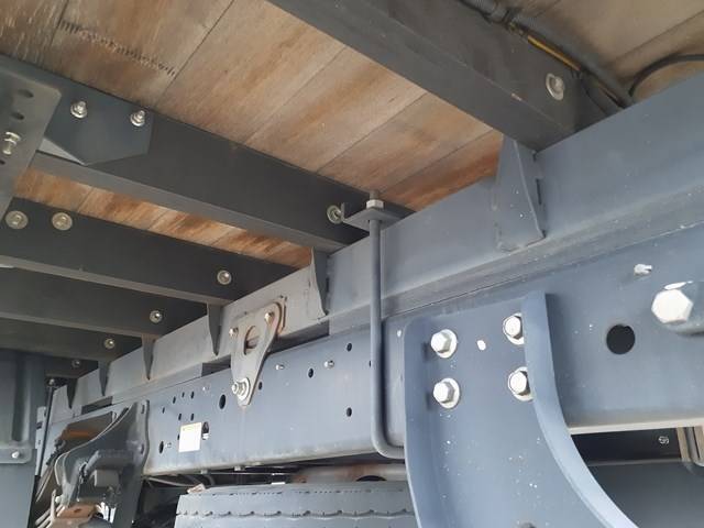 日野レンジャー平ボディ中型（4t）[写真18]