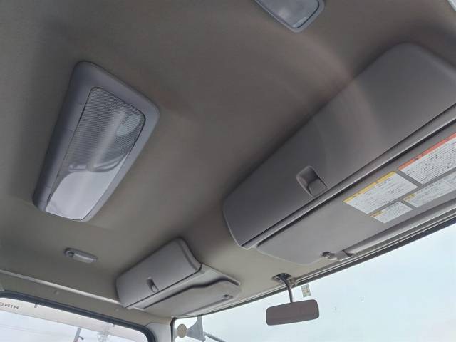 日野レンジャー平ボディ中型（4t）[写真23]