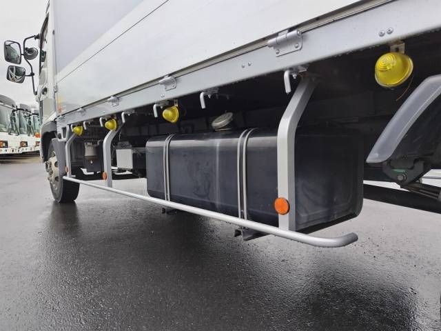 日野レンジャー平ボディ中型（4t）[写真28]