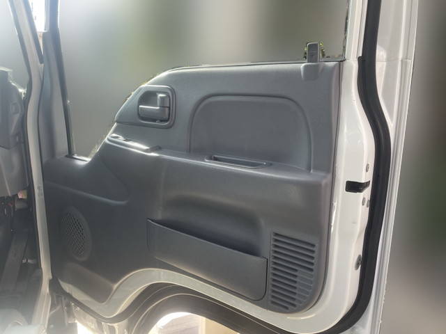 いすゞエルフ平ボディ小型（2t・3t）[写真21]