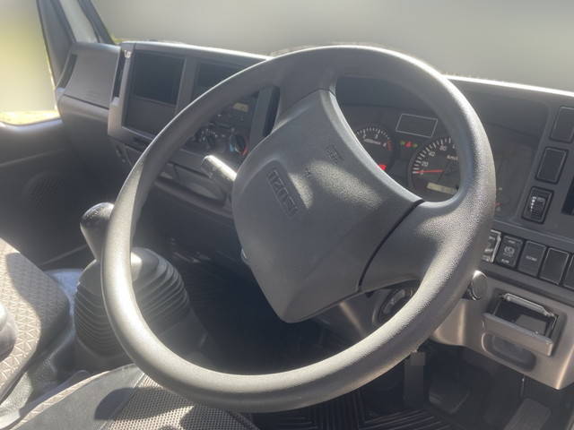 いすゞエルフ平ボディ小型（2t・3t）[写真27]