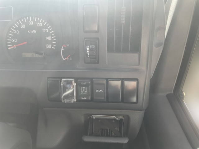 いすゞエルフ平ボディ小型（2t・3t）[写真32]