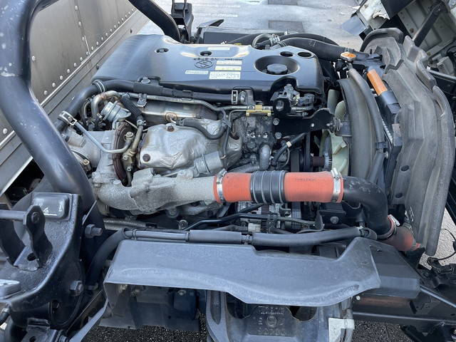 いすゞエルフアルミバン小型（2t・3t）[写真38]