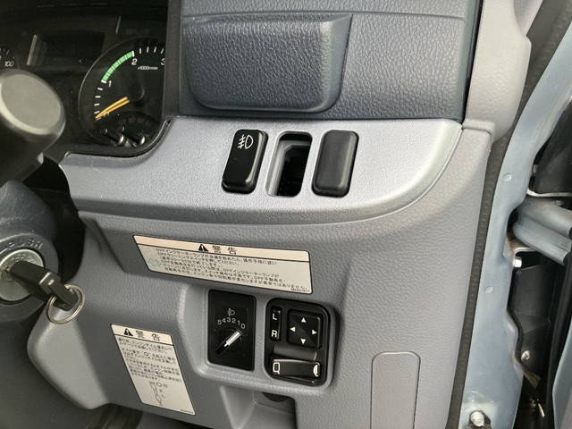 日産アトラス平ボディ小型（2t・3t）[写真32]