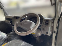 トヨタトヨエース平ボディ小型（2t・3t）[写真15]