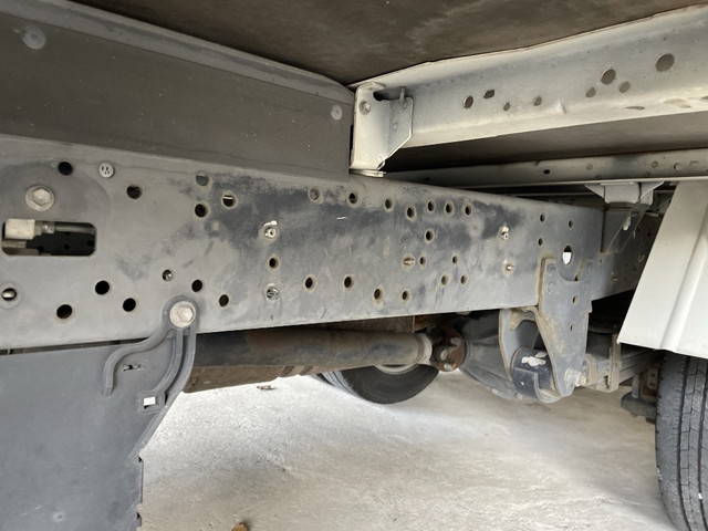 トヨタトヨエース平ボディ小型（2t・3t）[写真09]