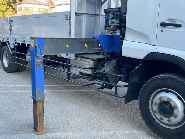 UDトラックスコンドルクレーン4段増トン（6t・8t）[写真15]