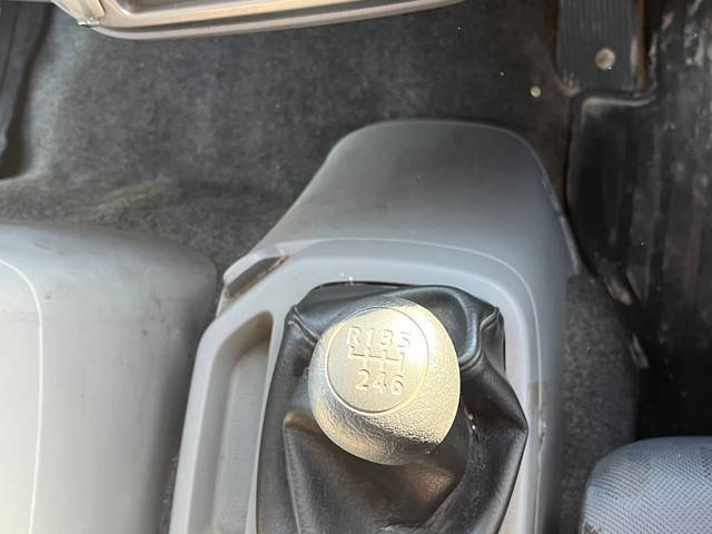 UDトラックスコンドルクレーン4段増トン（6t・8t）[写真25]