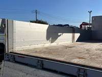 UDトラックスコンドルクレーン4段増トン（6t・8t）[写真08]