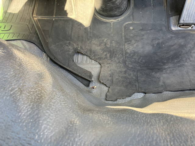 いすゞエルフ平ボディ小型（2t・3t）[写真38]