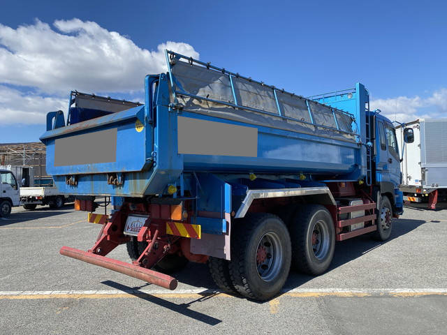 いすゞギガダンプ大型（10t）[写真02]