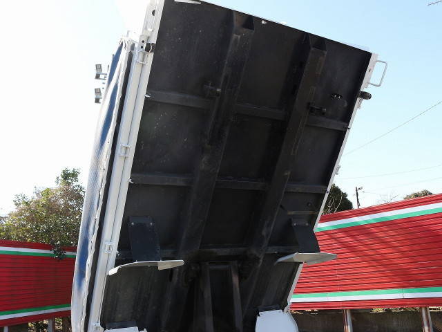 三菱ふそうキャンターダンプ小型（2t・3t）[写真16]