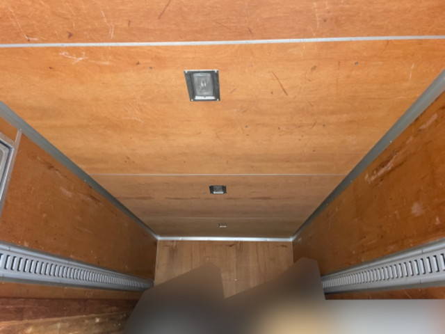 いすゞエルフアルミバン小型（2t・3t）[写真11]