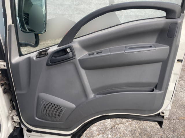 いすゞエルフアルミバン小型（2t・3t）[写真28]