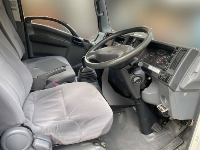 いすゞエルフアルミバン小型（2t・3t）[写真30]