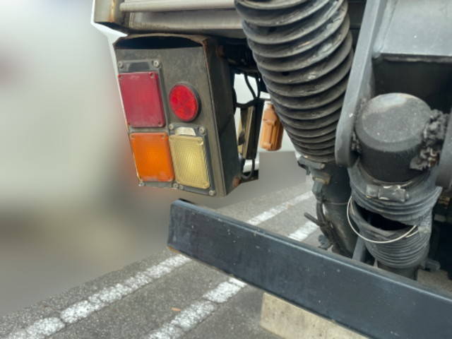 いすゞエルフアルミバン小型（2t・3t）[写真06]