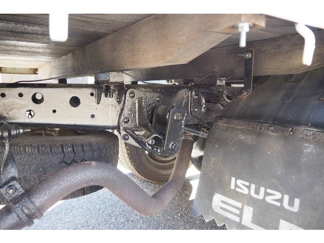 いすゞエルフクレーン3段小型（2t・3t）[写真20]