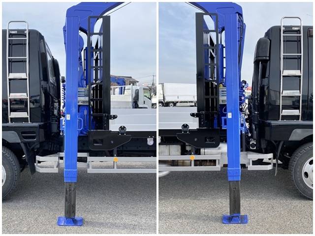 三菱ふそうファイターセルフクレーン4段中型（4t）[写真19]