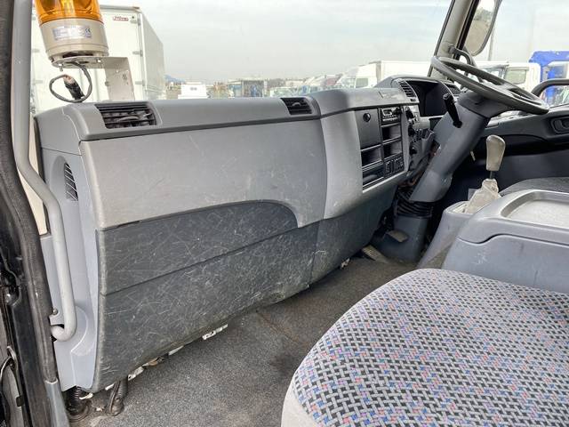 三菱ふそうファイターセルフクレーン4段中型（4t）[写真31]