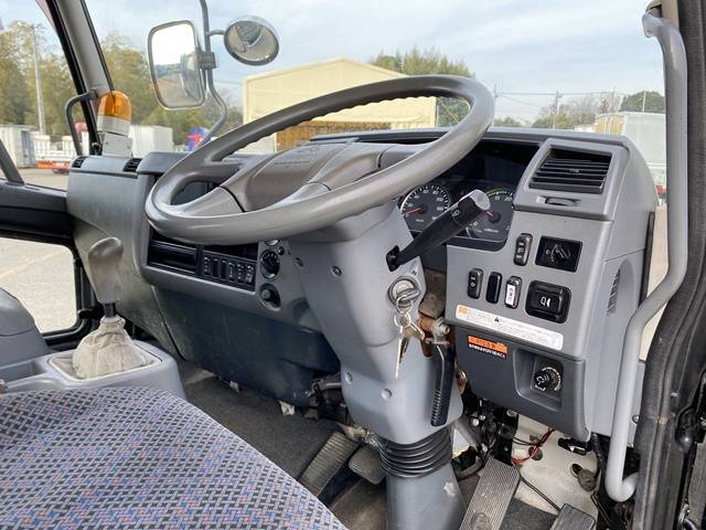 三菱ふそうファイターセルフクレーン4段中型（4t）[写真36]