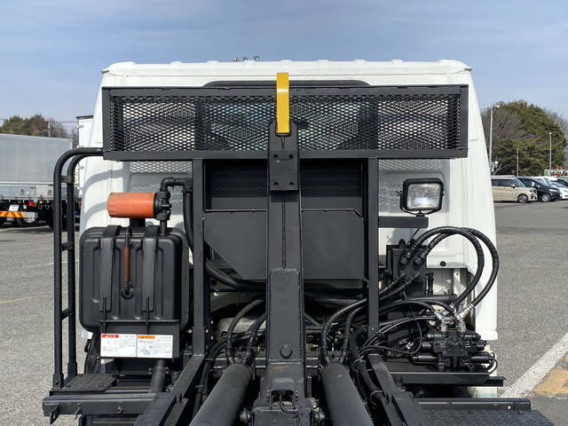 いすゞエルフアームロール小型（2t・3t）[写真10]