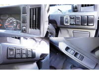 いすゞエルフ平ボディ小型（2t・3t）[写真11]