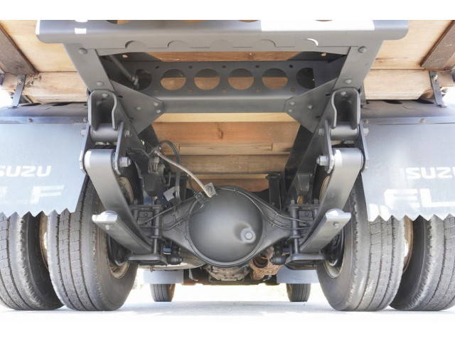 いすゞエルフ平ボディ小型（2t・3t）[写真16]